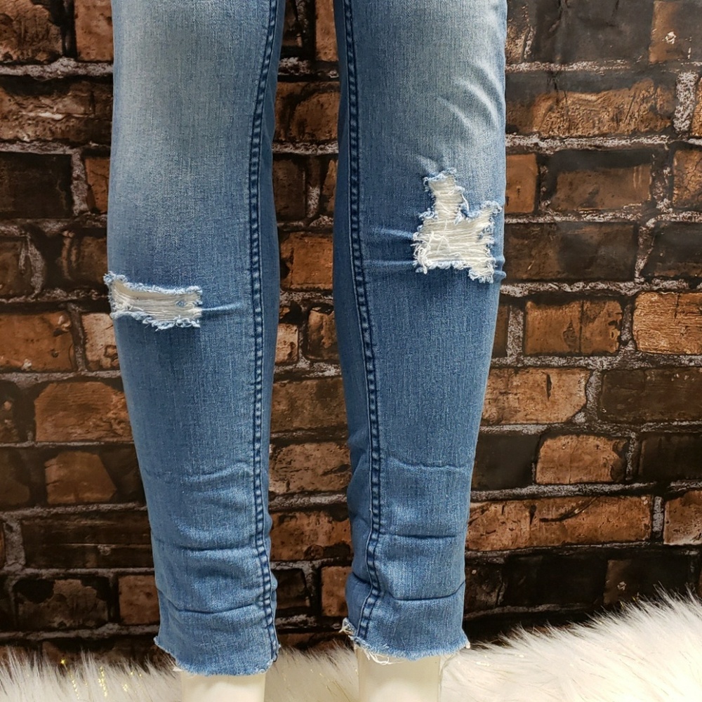Roxy Jeans Distressed - Picture 2 of 8